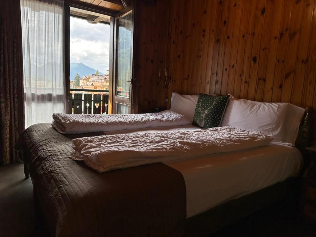Hotel Garni St. Hubertus Мадонна-ди-Кампильо Экстерьер фото