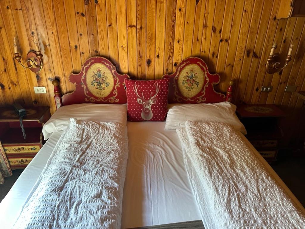 Hotel Garni St. Hubertus Мадонна-ди-Кампильо Экстерьер фото