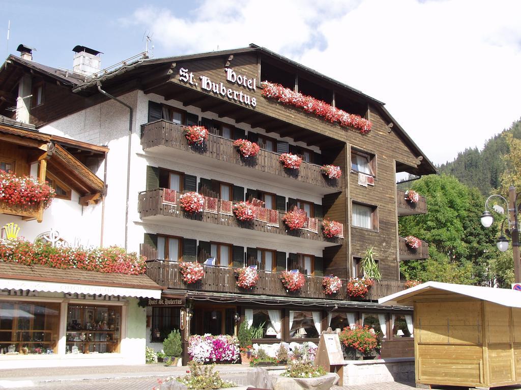 Hotel Garni St. Hubertus Мадонна-ди-Кампильо Экстерьер фото