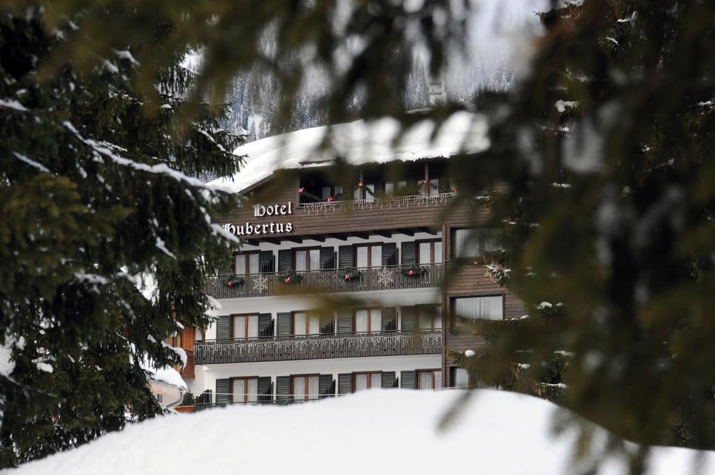 Hotel Garni St. Hubertus Мадонна-ди-Кампильо Экстерьер фото