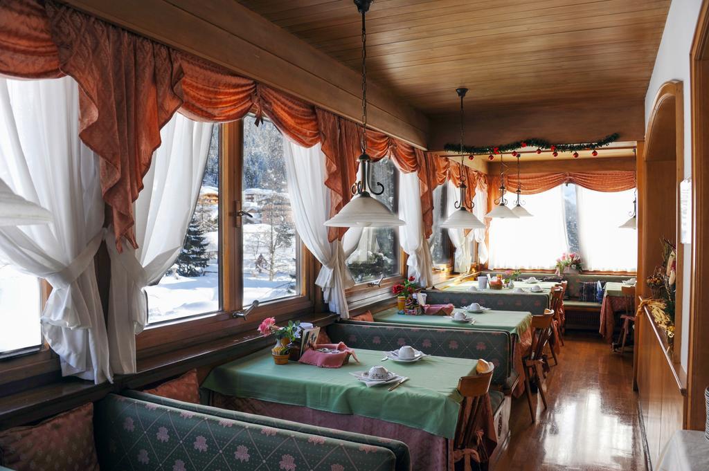 Hotel Garni St. Hubertus Мадонна-ди-Кампильо Экстерьер фото