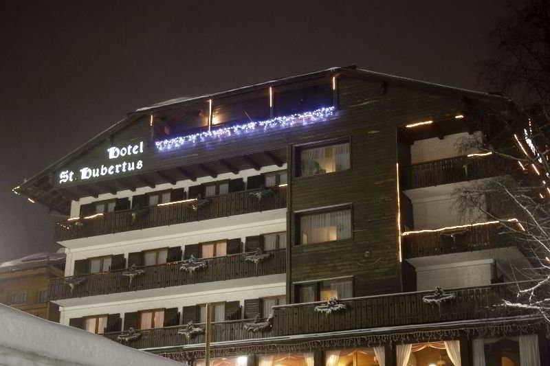 Hotel Garni St. Hubertus Мадонна-ди-Кампильо Экстерьер фото