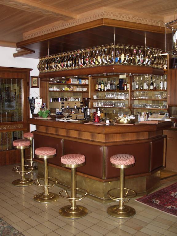 Hotel Garni St. Hubertus Мадонна-ди-Кампильо Экстерьер фото